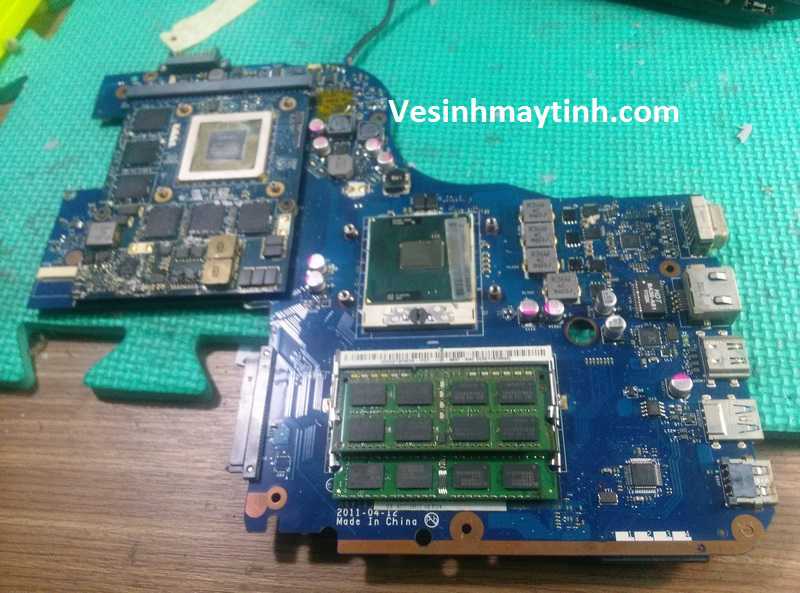 Vệ sinh mainboard Qosmio Gamming